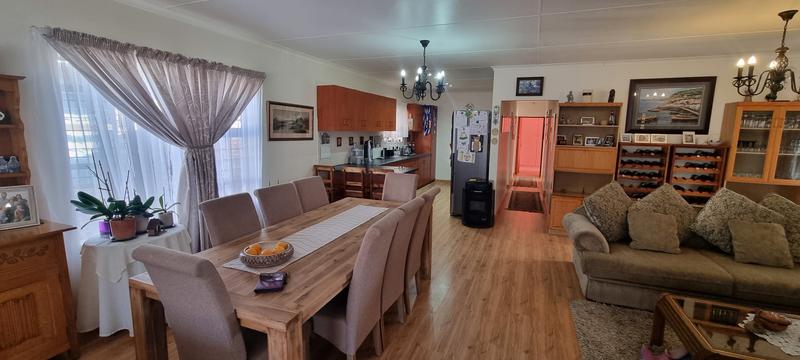 4 Bedroom Property for Sale in Fraaiuitsig Western Cape